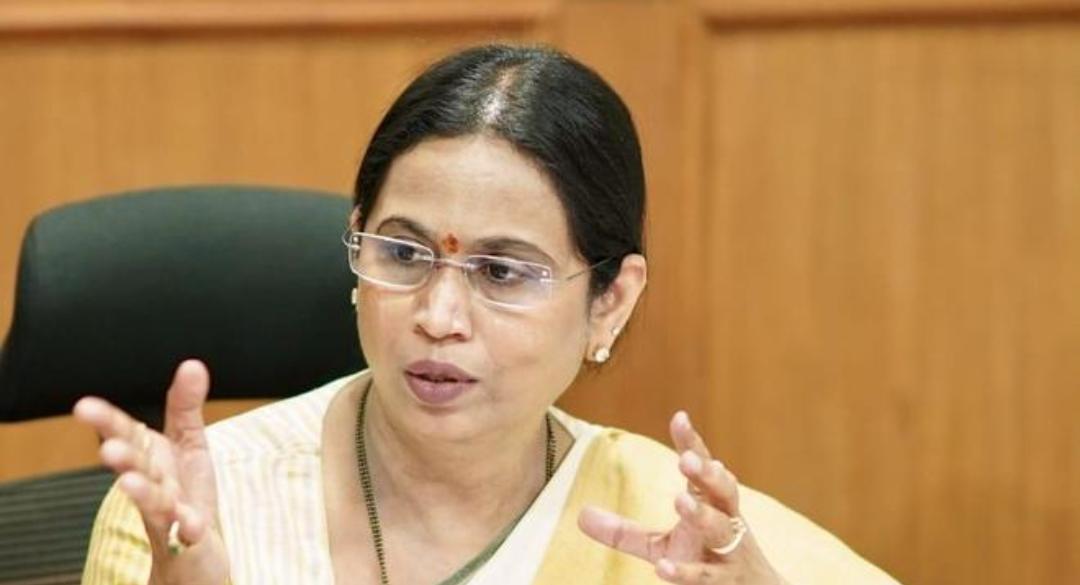 Congress workers block Pune-Bengaluru highway demanding Karnataka cabinet berth for Laxmi Hebbalkar